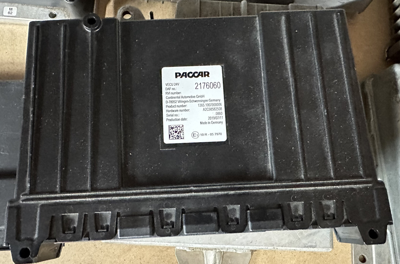 DAF XF CF VECU Control Unit Module 2176060 - Bloc de gestion: photos 1 DAF XF CF VECU Control Unit Module 2176060 - Bloc de gestion: photos 1