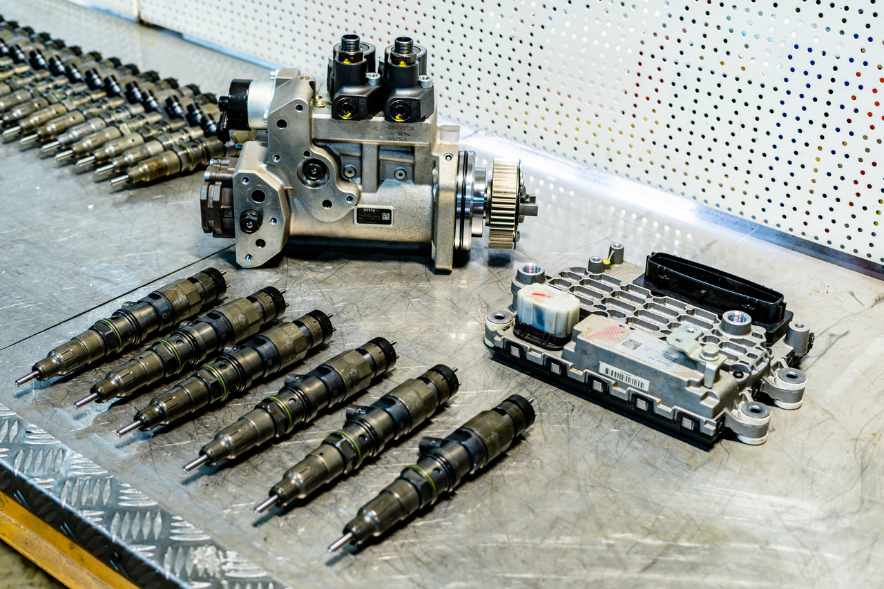 Injectors Detroit Diesel DD15 A4710700887 0445120386 - Injecteur pour Camion: photos 1 Injectors Detroit Diesel DD15 A4710700887 0445120386 - Injecteur pour Camion: photos 1