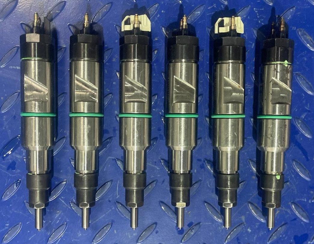 LIEBHERR Injector 600D1 10138687 - Injecteur pour Engins de chantier: photos 1 LIEBHERR Injector 600D1 10138687 - Injecteur pour Engins de chantier: photos 1