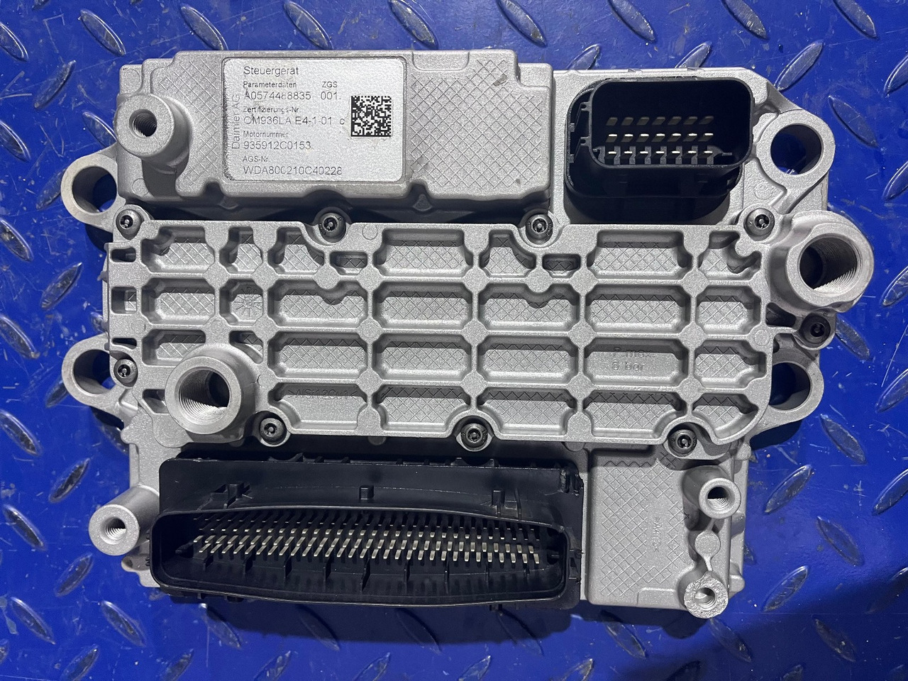 Manitou MRT 2150 PRIVILEGE PLUS ST4 S2 ECU A0014466435 - Bloc de gestion pour Matériel de manutention: photos 1 Manitou MRT 2150 PRIVILEGE PLUS ST4 S2 ECU A0014466435 - Bloc de gestion pour Matériel de manutention: photos 1