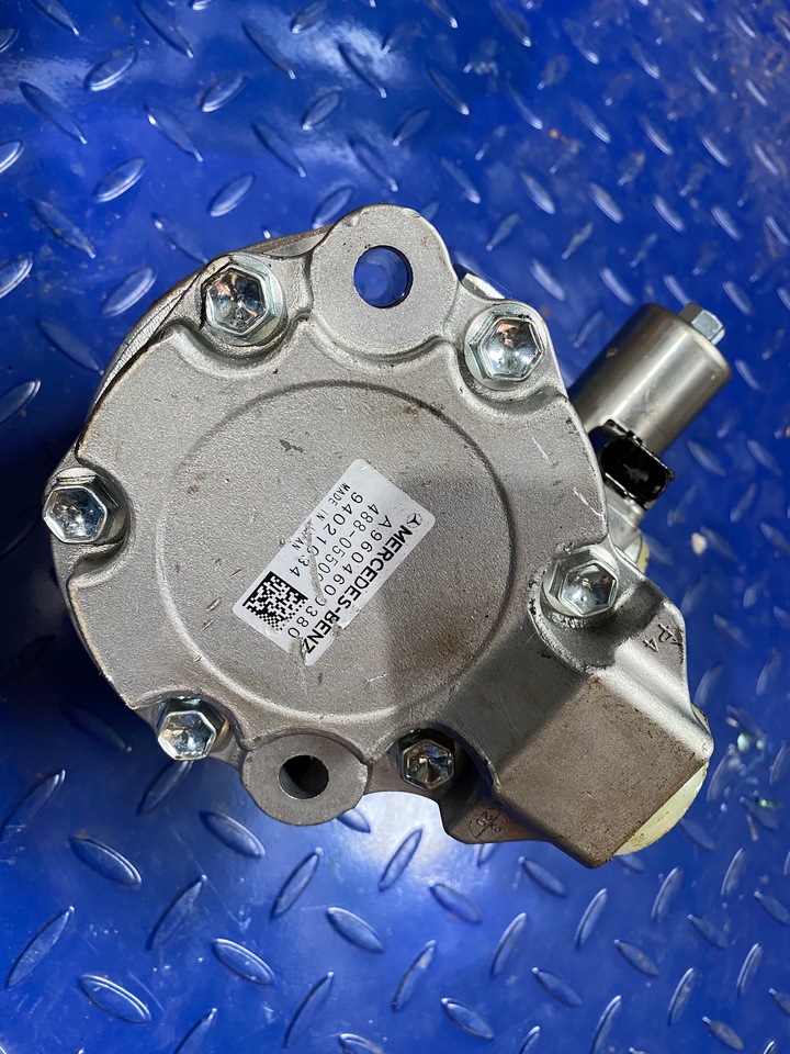 Mercedes Servo Pump A9604600380 Actros MP4 - Pompe de support pour Camion: photos 2 Mercedes Servo Pump A9604600380 Actros MP4 - Pompe de support pour Camion: photos 2
