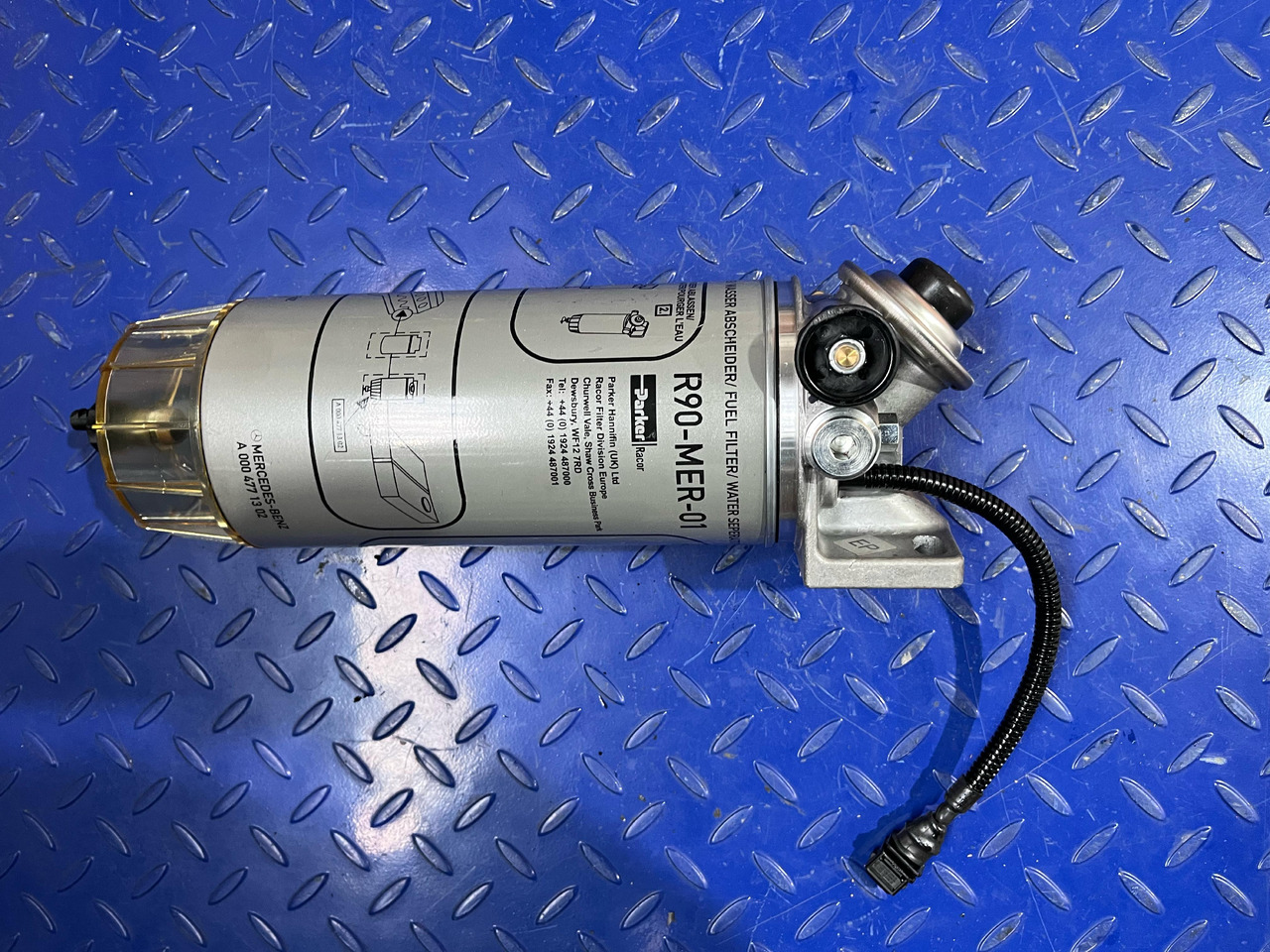 PARKER Mercedes Benz Fuel Water Separator - Système de carburant: photos 5 PARKER Mercedes Benz Fuel Water Separator - Système de carburant: photos 5