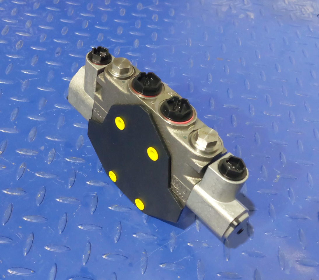 BOBCAT Secțiune de supapă 7029661 - Pièces de rechange pour Pelle: photos 1 BOBCAT Secțiune de supapă 7029661 - Pièces de rechange pour Pelle: photos 1