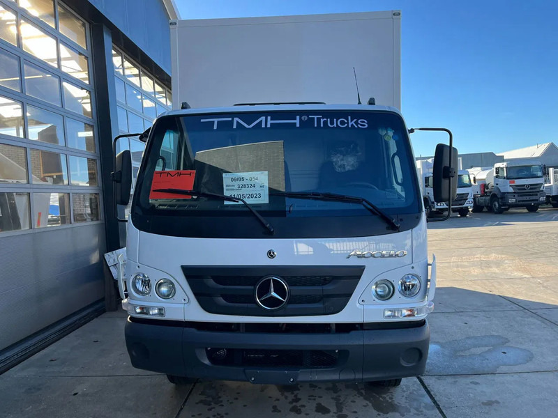 Mercedes-Benz Accelo 915 4x2 Closed Cargo Truck - Camion fourgon: photos 4 Mercedes-Benz Accelo 915 4x2 Closed Cargo Truck - Camion fourgon: photos 4