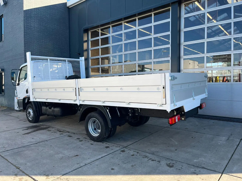 Mercedes-Benz Accelo 915 4x2 Flatbed with dropsides - Camion plateau: photos 3 Mercedes-Benz Accelo 915 4x2 Flatbed with dropsides - Camion plateau: photos 3