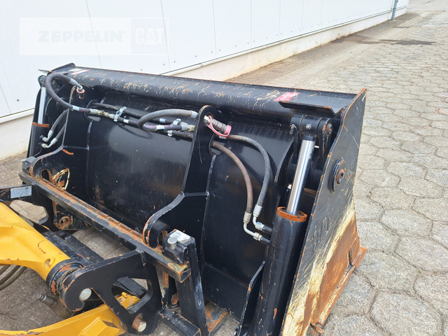 Chargeuse sur pneus Cat 906-14: photos 6