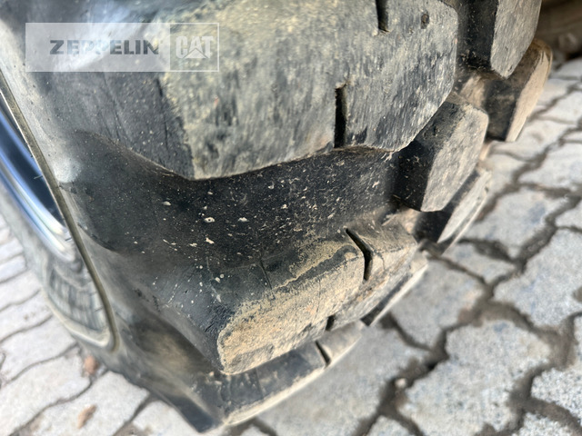 Chargeuse sur pneus Cat 908M: photos 6