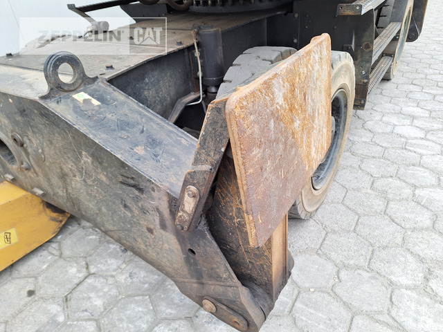 Pelle de manutention Cat MH3026-06C: photos 10