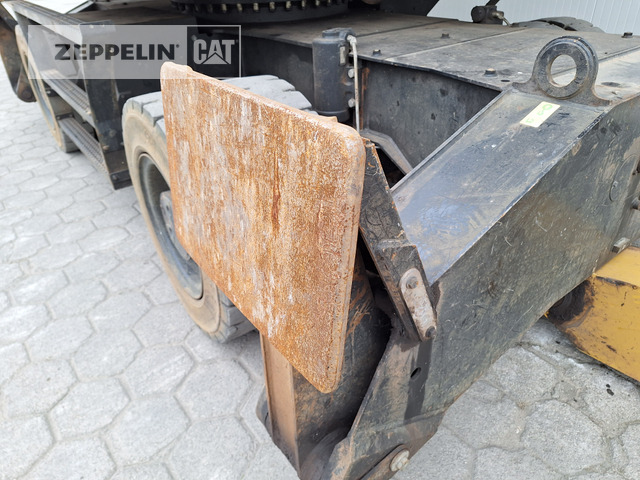 Pelle de manutention Cat MH3026-06C: photos 16