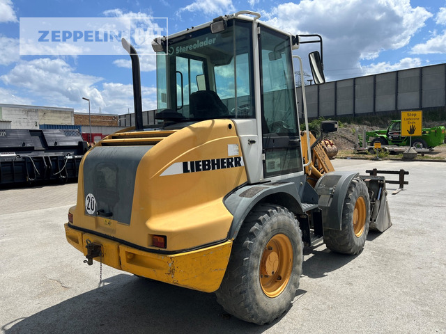 Liebherr L506 - Chargeuse sur pneus: photos 5 Liebherr L506 - Chargeuse sur pneus: photos 5