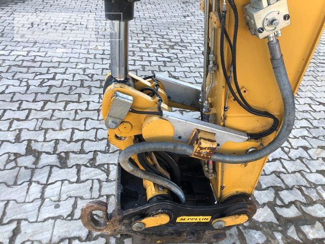 Oil-Quick OQ65 - Attache rapide pour Engins de chantier: photos 1 Oil-Quick OQ65 - Attache rapide pour Engins de chantier: photos 1