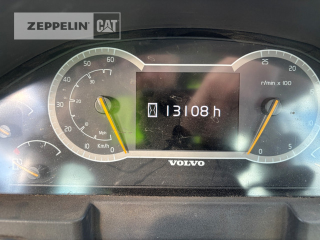 Chargeuse sur pneus Volvo L110H: photos 9