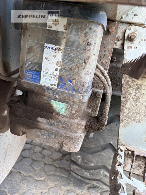 Chargeuse sur pneus Volvo L110H: photos 17