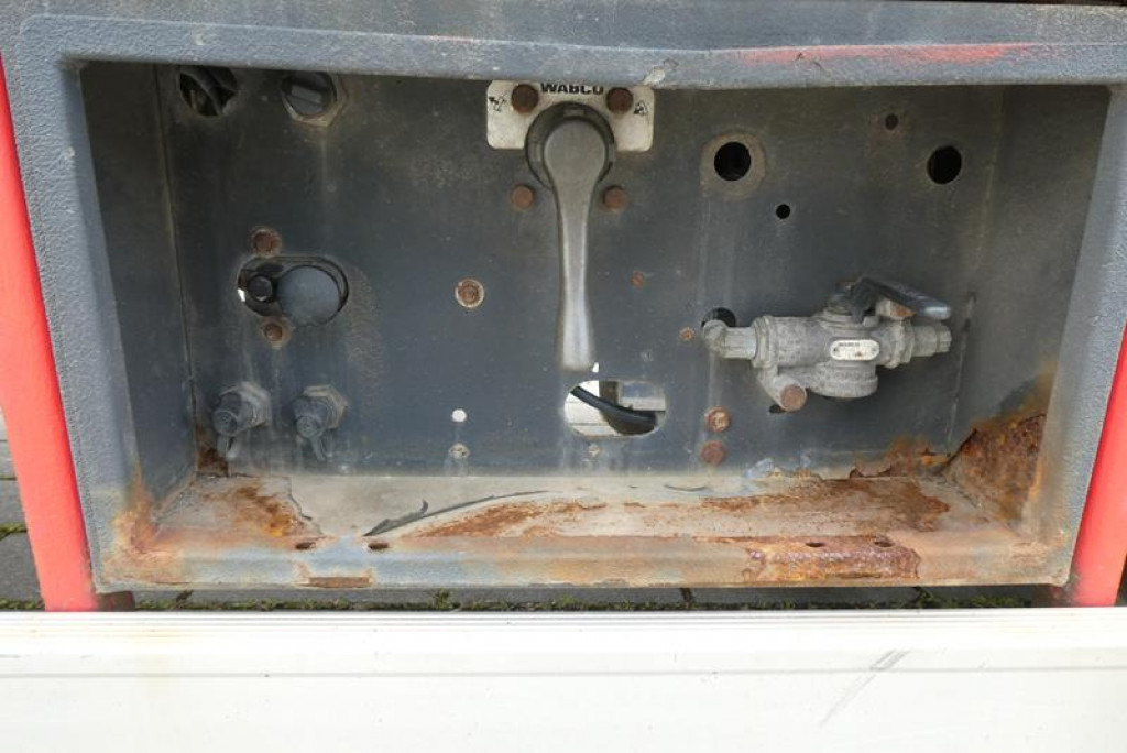 KAESSBOHRER LB4E EX-1 KK LOWBED Tiefladerauflieger AUSZIEHBAR-2x Lenkachsen - Semi-remorque surbaissé: photos 4 KAESSBOHRER LB4E EX-1 KK LOWBED Tiefladerauflieger AUSZIEHBAR-2x Lenkachsen - Semi-remorque surbaissé: photos 4