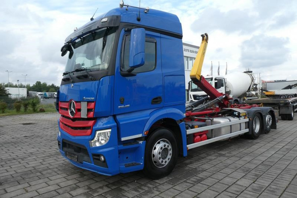 MERCEDES-BENZ Actros neu 2546 L 6x2 Abrollkipper Lenk-Lift Achse - Camion ampliroll: photos 1 MERCEDES-BENZ Actros neu 2546 L 6x2 Abrollkipper Lenk-Lift Achse - Camion ampliroll: photos 1