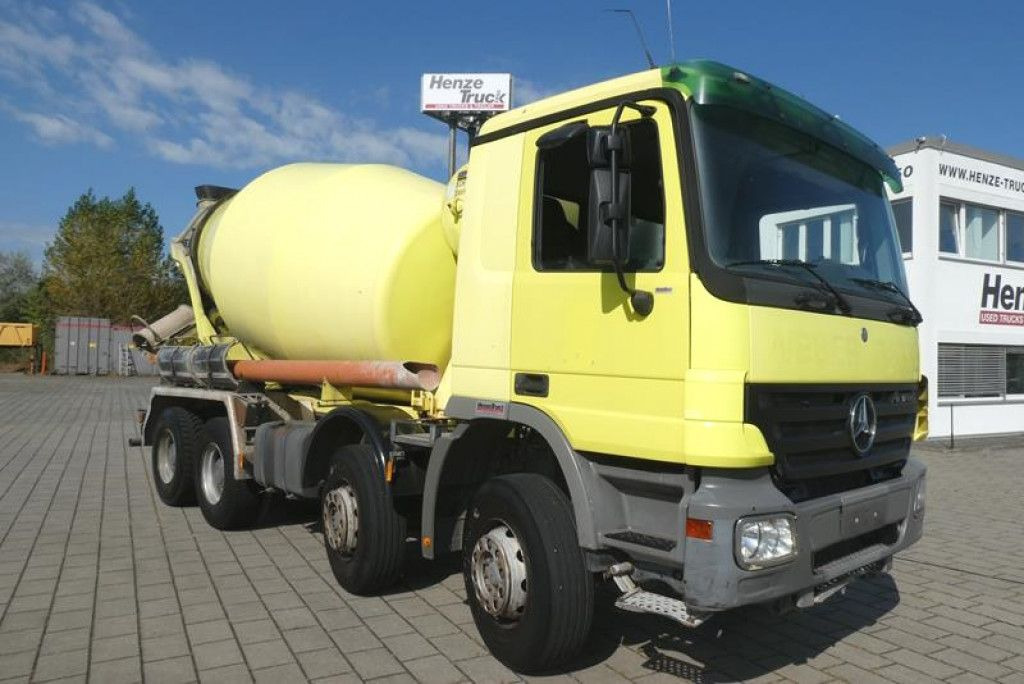 Camion malaxeur Mercedes-Benz Actros 3241 B 8x4 Betonmischer