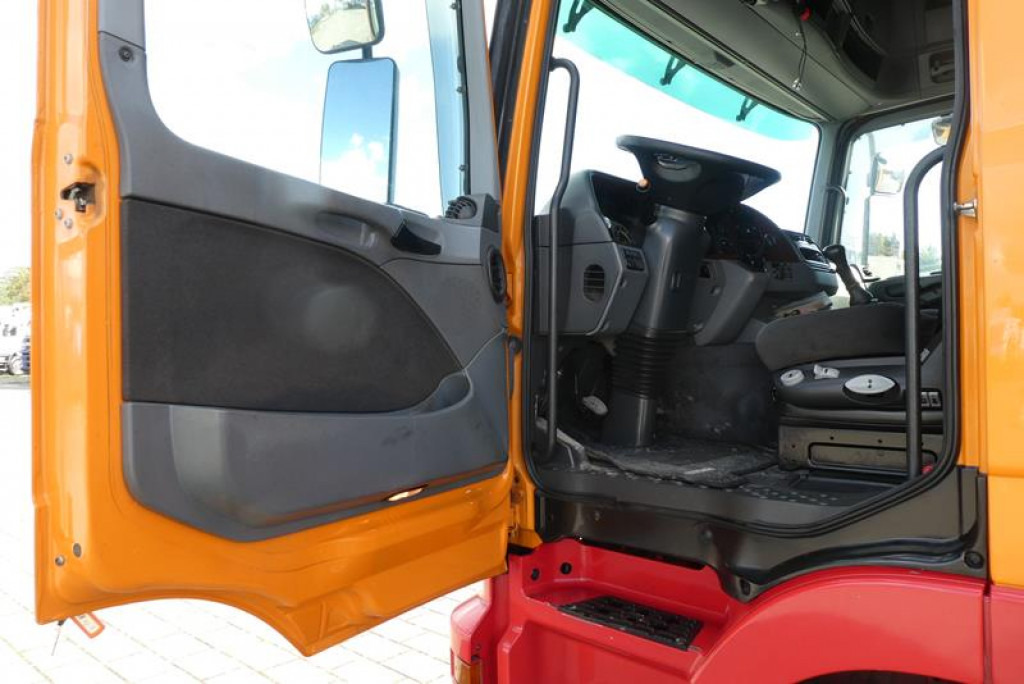 MERCEDES-BENZ Actros 4160 SLT 8x4 4 SZM TITAN -155to.-!! - Tracteur routier: photos 2 MERCEDES-BENZ Actros 4160 SLT 8x4 4 SZM TITAN -155to.-!! - Tracteur routier: photos 2