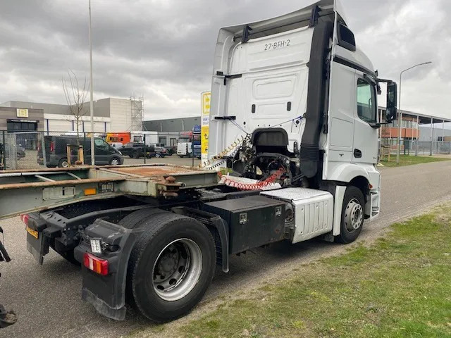 Mercedes-Benz Actros 1840 stream space cabine met spoilers zonneklep, apk gekeurd - Tracteur routier: photos 3 Mercedes-Benz Actros 1840 stream space cabine met spoilers zonneklep, apk gekeurd - Tracteur routier: photos 3