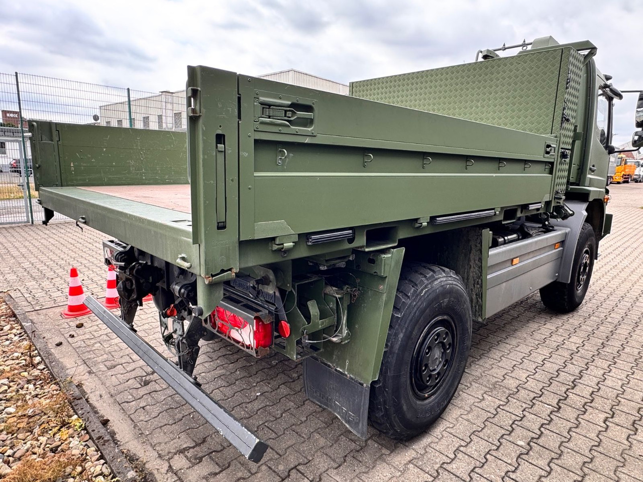 Mercedes-Benz 1018 Atego 4x4 Allrad Camper Expedition - Camion porte-conteneur/ Caisse mobile: photos 4 Mercedes-Benz 1018 Atego 4x4 Allrad Camper Expedition - Camion porte-conteneur/ Caisse mobile: photos 4