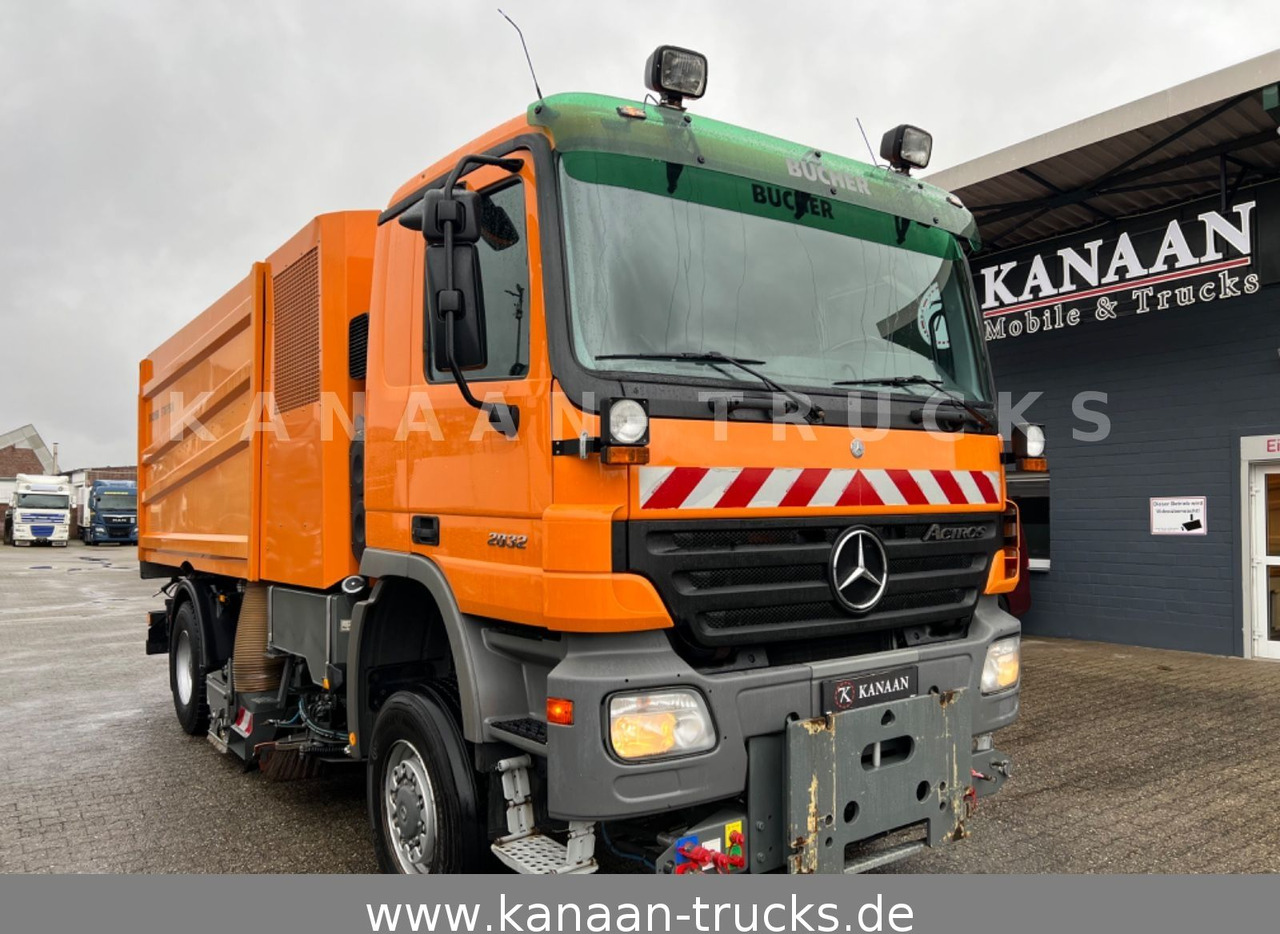 Mercedes-Benz 2032 Actros 4x4 Bucher STKF 9500 AIRPORT KLIMA - Balayeuse de voirie: photos 2 Mercedes-Benz 2032 Actros 4x4 Bucher STKF 9500 AIRPORT KLIMA - Balayeuse de voirie: photos 2