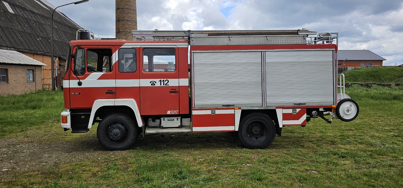 MAN 12.232 Feuerwehr Firetruck Autobomba - Camion de pompier: photos 4 MAN 12.232 Feuerwehr Firetruck Autobomba - Camion de pompier: photos 4