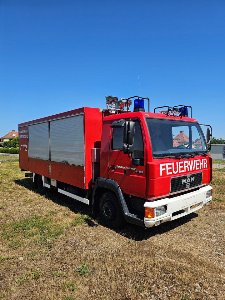 MAN 8.163 L2000 Feuerwehr GW G - Camion de pompier: photos 1 MAN 8.163 L2000 Feuerwehr GW G - Camion de pompier: photos 1