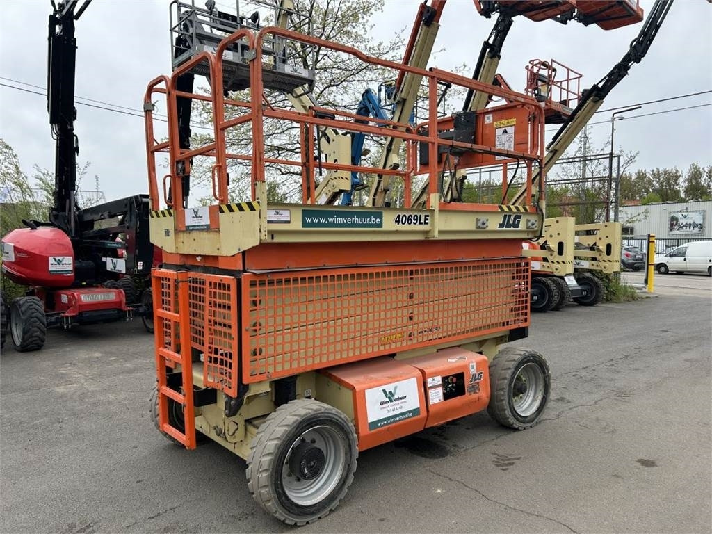 JLG 4069 LE (3614) - Nacelle ciseaux: photos 1 JLG 4069 LE (3614) - Nacelle ciseaux: photos 1