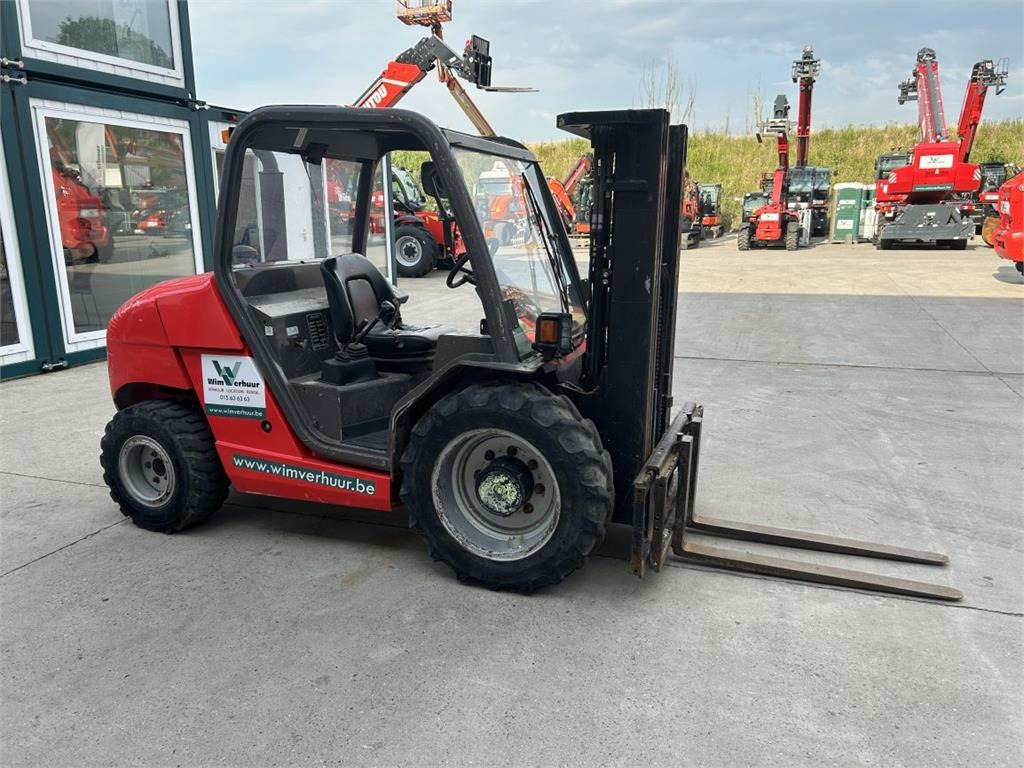 Manitou MH25-4 - Chariot tout terrain: photos 2 Manitou MH25-4 - Chariot tout terrain: photos 2