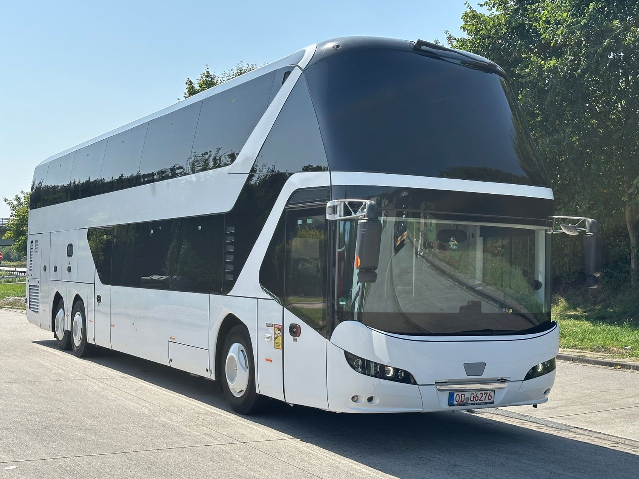 Neoplan P06 Skyliner L (83 Sitze*TOP*Motor Neu*Panorama) - Autre matériel: photos 1 Neoplan P06 Skyliner L (83 Sitze*TOP*Motor Neu*Panorama) - Autre matériel: photos 1