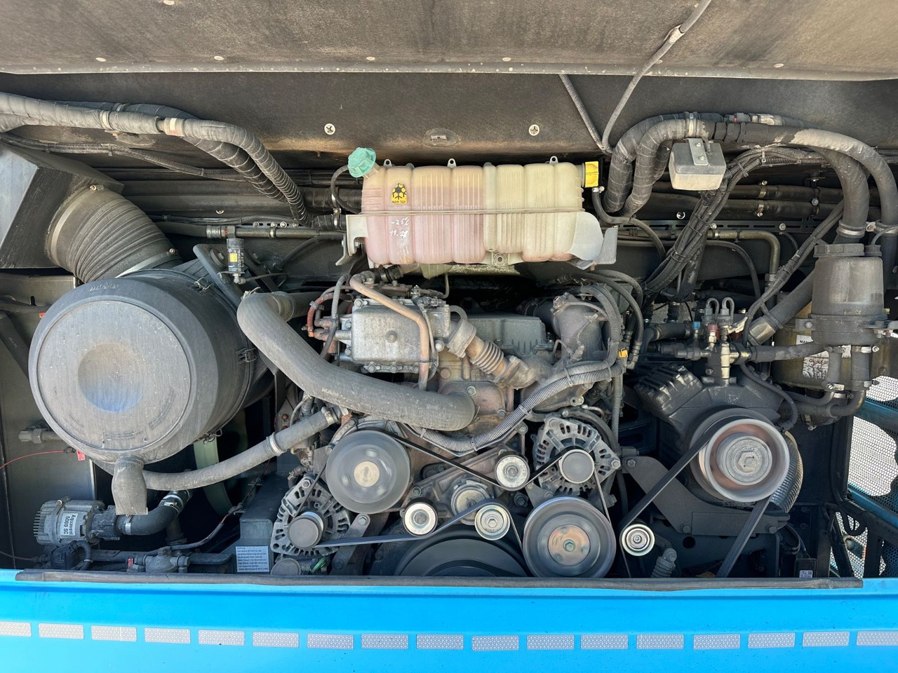 MAN R08 Lions Coach L (60 Sitze*Schalt) - Autocar: photos 3 MAN R08 Lions Coach L (60 Sitze*Schalt) - Autocar: photos 3