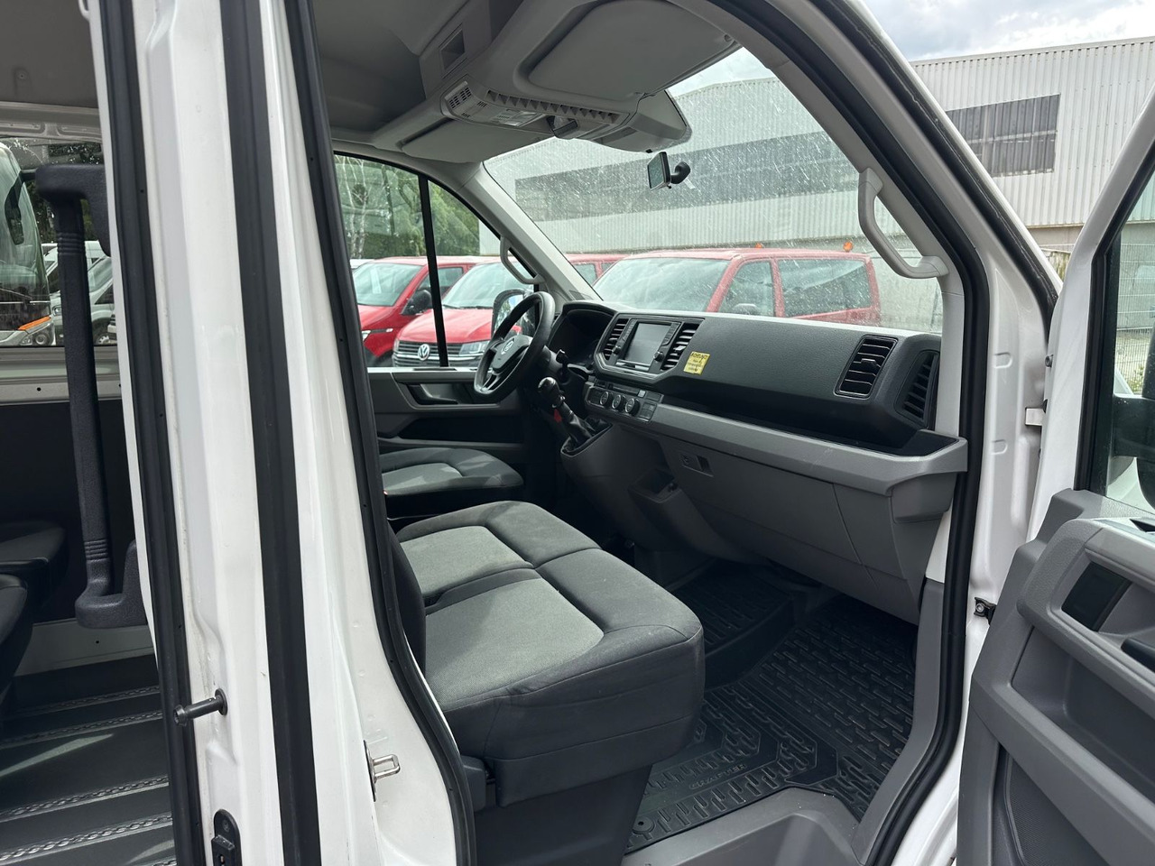 Volkswagen Crafter (PDC*StandHz.*Behinderten gerecht) - Transport de personnes: photos 5 Volkswagen Crafter (PDC*StandHz.*Behinderten gerecht) - Transport de personnes: photos 5
