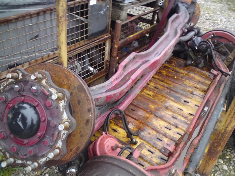 MERCEDES BENZ VL4/51DC-7,5 - Essieu avant: photos 1 MERCEDES BENZ VL4/51DC-7,5 - Essieu avant: photos 1